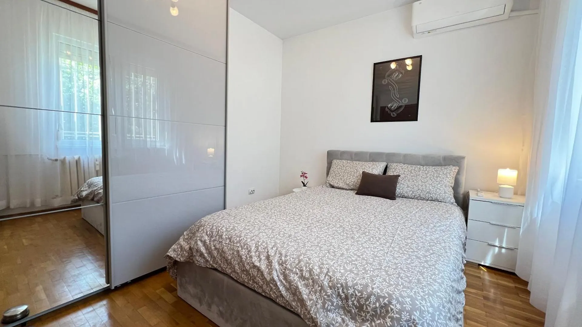 Ferienwohnung Giza Cozy 1Bdr W Wifi Near Arena 8888 And Sofiamed Sofia
